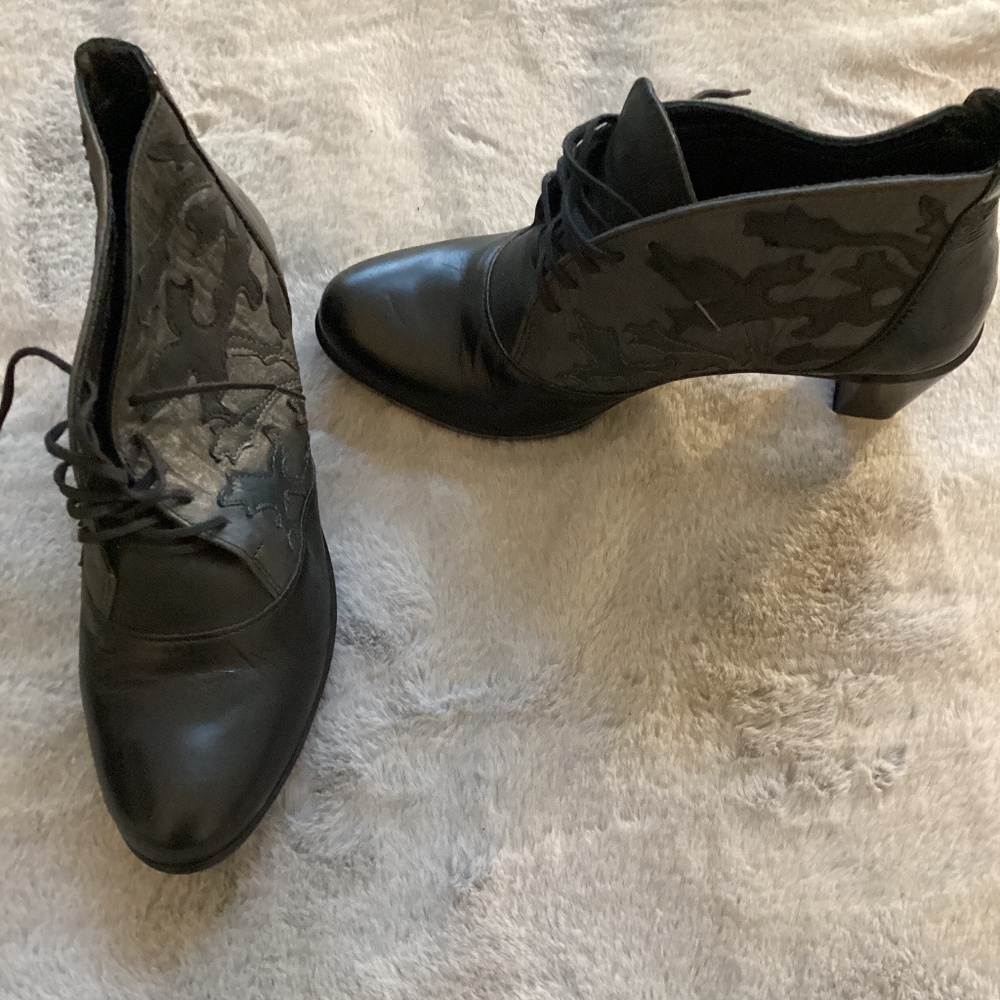 NWOT NAOT Ace up ankle boots black and grey size 36
